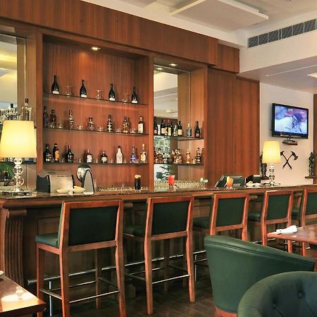 Hotel Haut Monde Gurgaon Eksteriør bilde